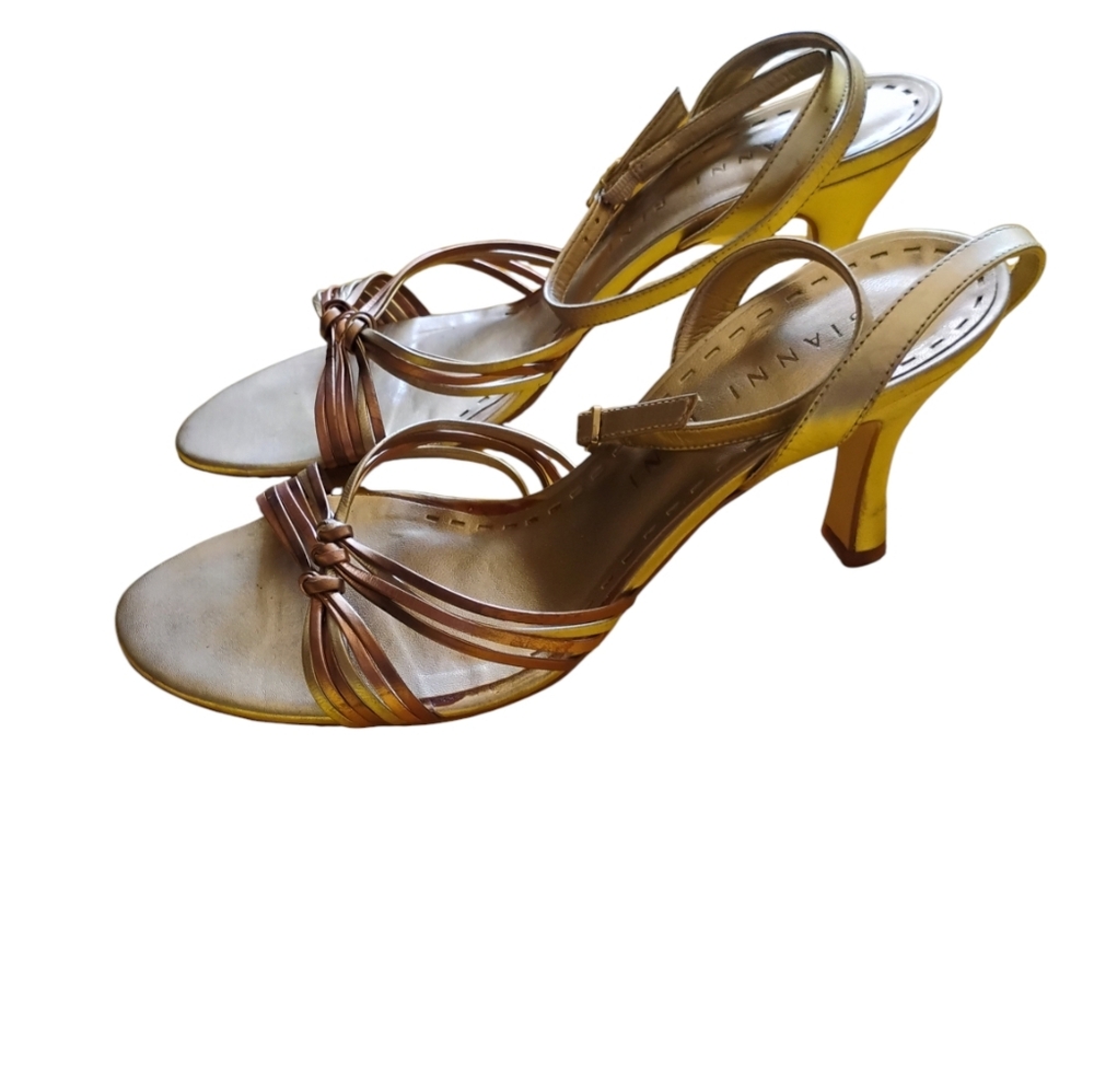 Gianni Bini Gold Strappy Kitten 3.5 Inch Heels SZ 7.5 M